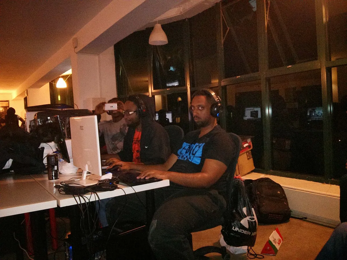 Navigating the Differences Between LAN and Online Tournaments