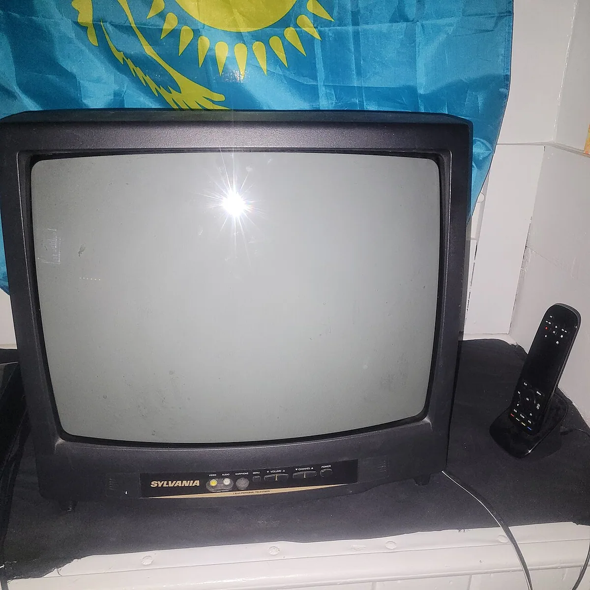 CRT or Modern TV for Retro Consoles: What You Gain and What You Give Up