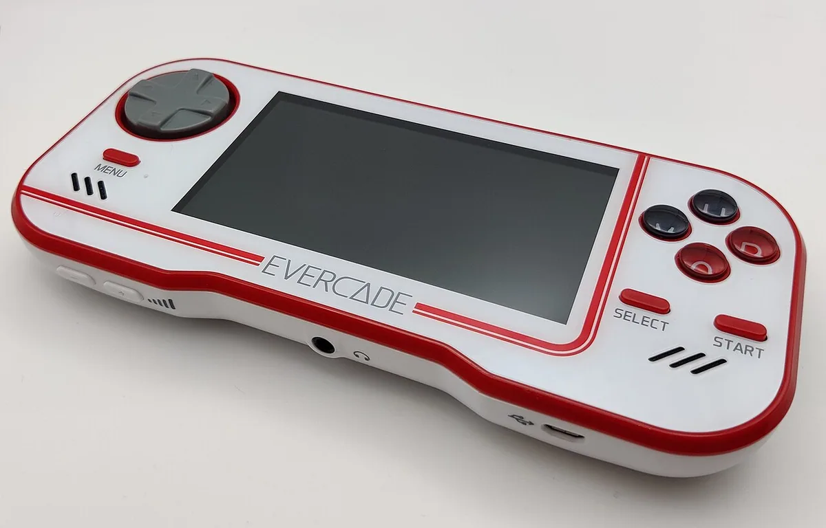 Handheld Gaming PC vs. Console Handheld: What Each One Costs You